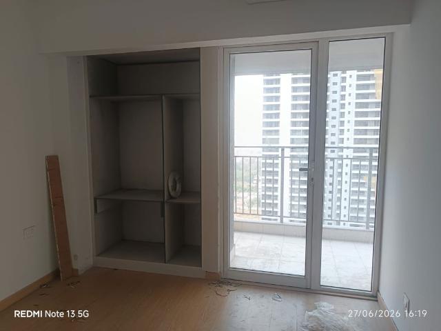 Flat for rent in Sector 45, Noida
