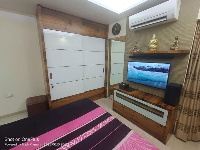 Flat for rent in Khar, Mumbai