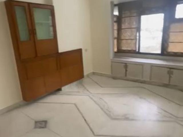 Flat for rent in Sunder Wadi, Mumbai
