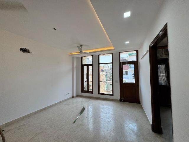 Property for rent in Deri