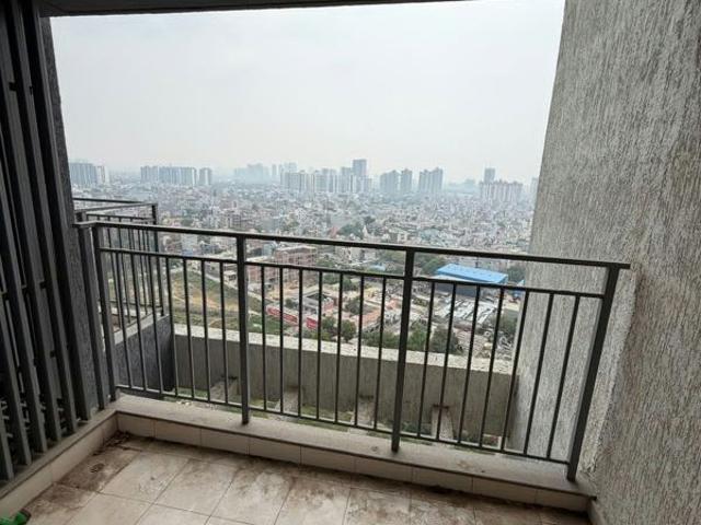 Flat for rent in Sector 43, Noida