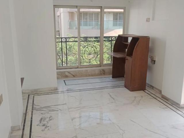 Flat for rent in Khar, Mumbai