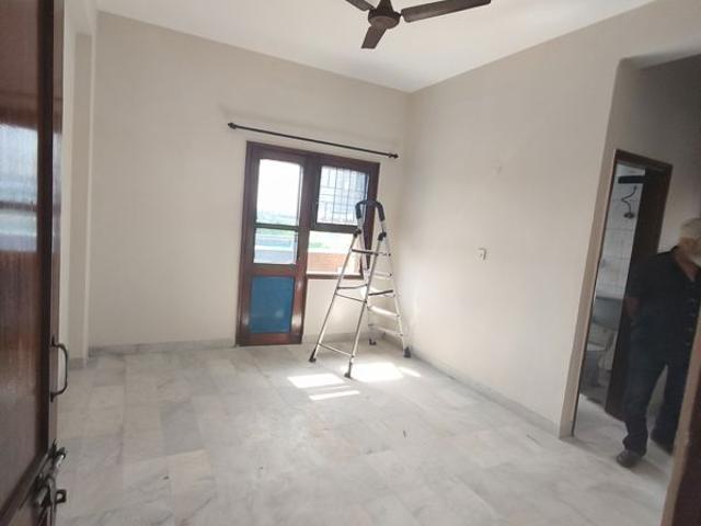 Flat for rent in Sector 51, Noida