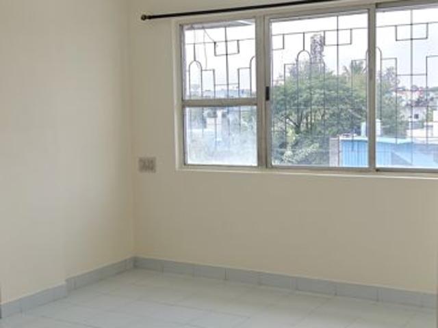 Flat for rent in Ghorpuri, Pune