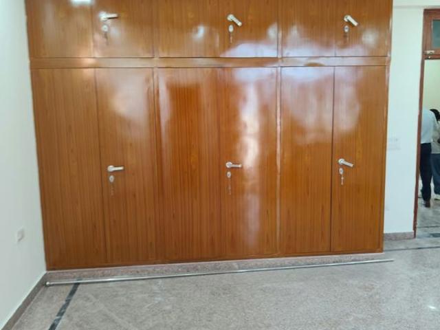 Property for rent in Sector 45, Noida