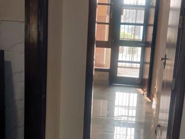 House for rent in Sector 34, Noida