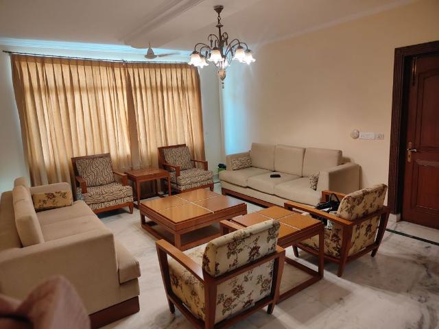 Flat for rent in Essel Towers, Gurugram