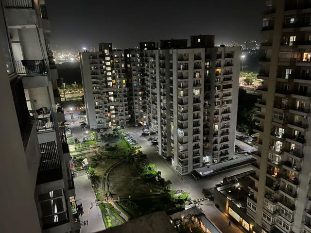 Flat for rent in MAHAGUN MODERNE, Noida