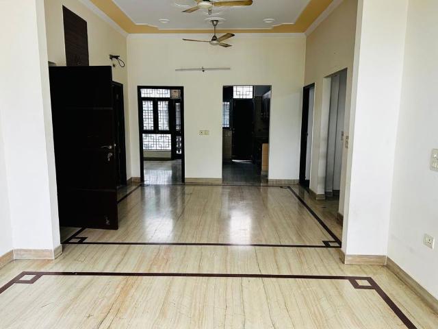 Flat for rent in Sector 51, Noida