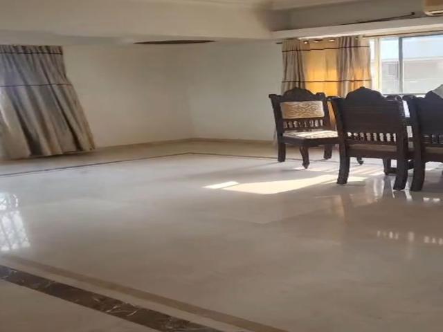 Flat for rent in Parel, Mumbai City District