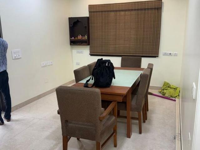 Flat for rent in Deri