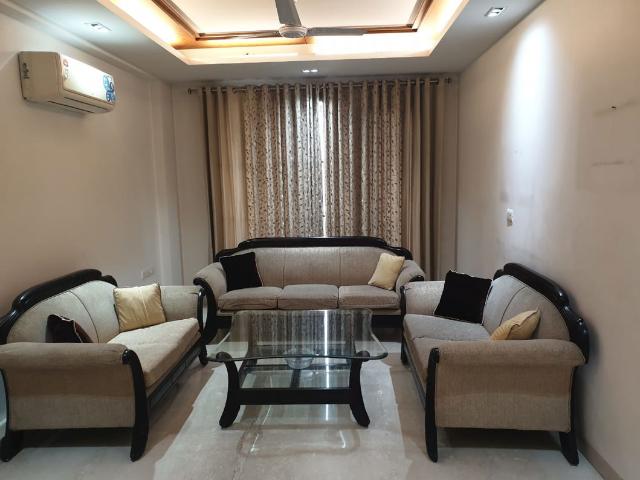 Property for rent in Deri