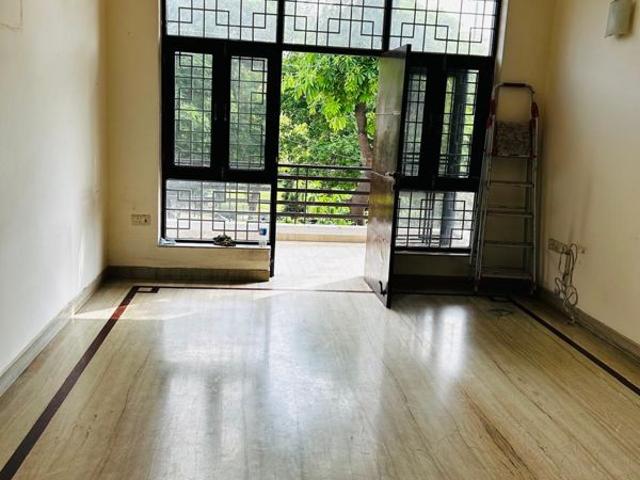 House for rent in Sector 52, Noida