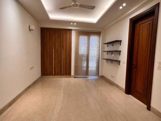 Flat for rent in Deri