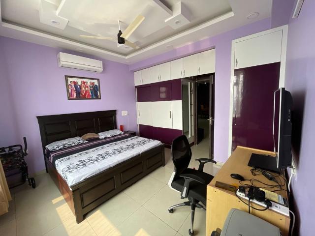Flat for rent in Grand Ajnara Heritage, Noida