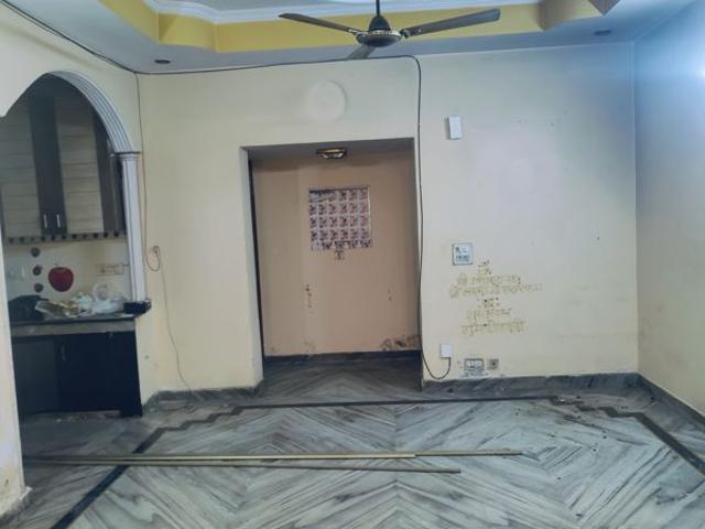 Property for rent in Sector 52, Noida