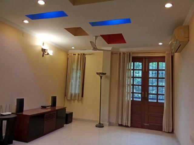 Flat for rent in Alaknanda, Delhi