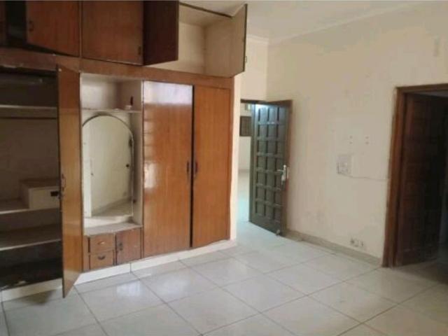 House for rent in Sector 31, Noida
