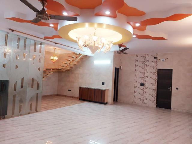 Property for rent in Sector 26, Noida