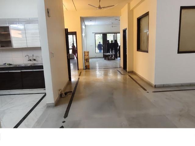 House for rent in Sector 51, Noida