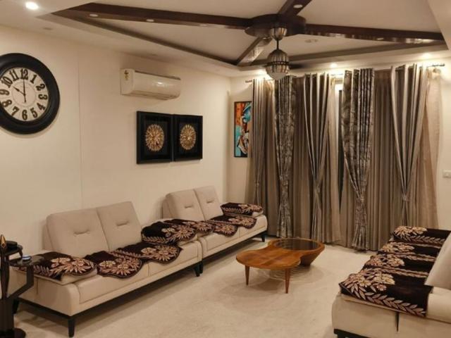 Flat for rent in Sector 65, Gurugram