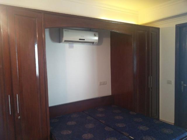Property for rent in Deri