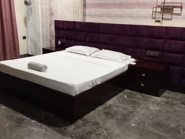 Villa for rent in Barola, Noida