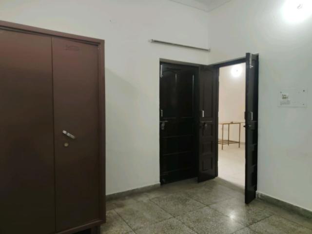 Flat for rent in Deri