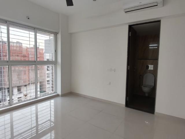 Flat for rent in Lodha Amara, Thane