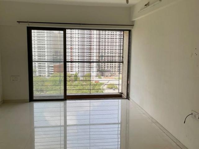 Flat for rent in Runwal Nagar Complex, Thane