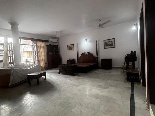 Villa for rent in Deri