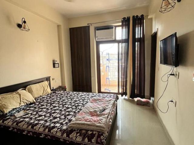 Flat for rent in Grand Ajnara Heritage, Noida