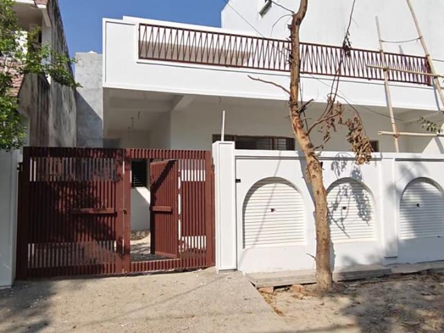 House for rent in Viraj Khand, बड़ा भरवांरा