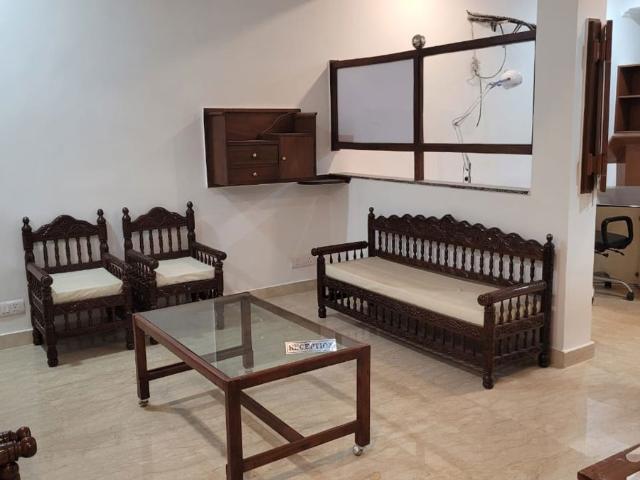 Villa for rent in Deri