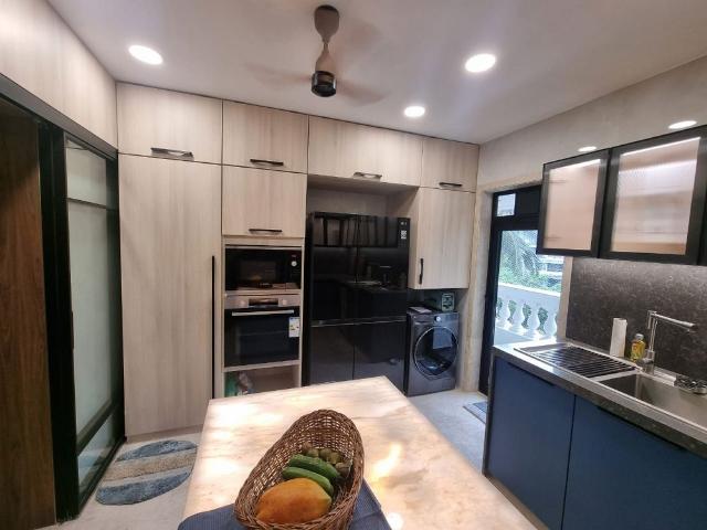 Flat for rent in Khar, Mumbai