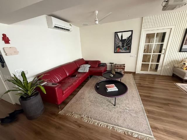 Flat for rent in Khar, Mumbai