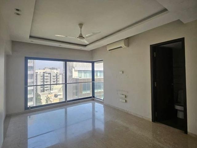 Flat for rent in Khar, Mumbai