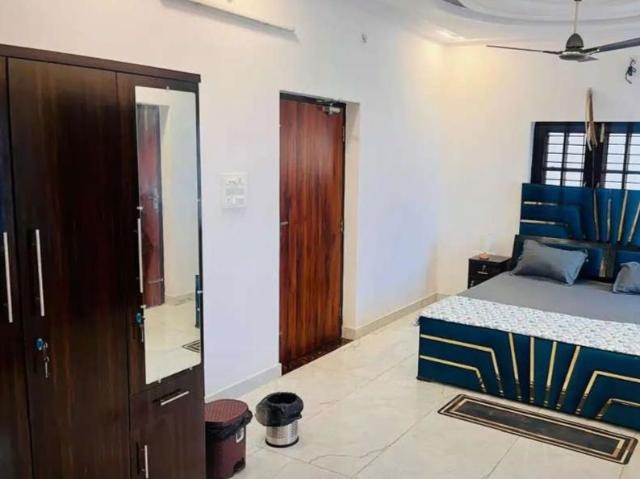Flat for rent in Hazratganj, Lucknow
