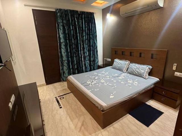 Flat for rent in Sector 5, Gurugram