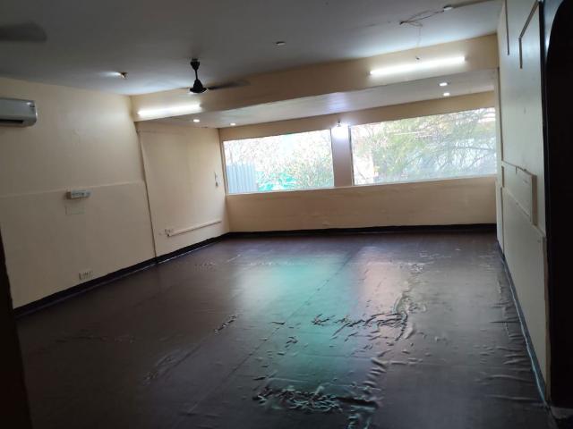 Property for rent in Deri