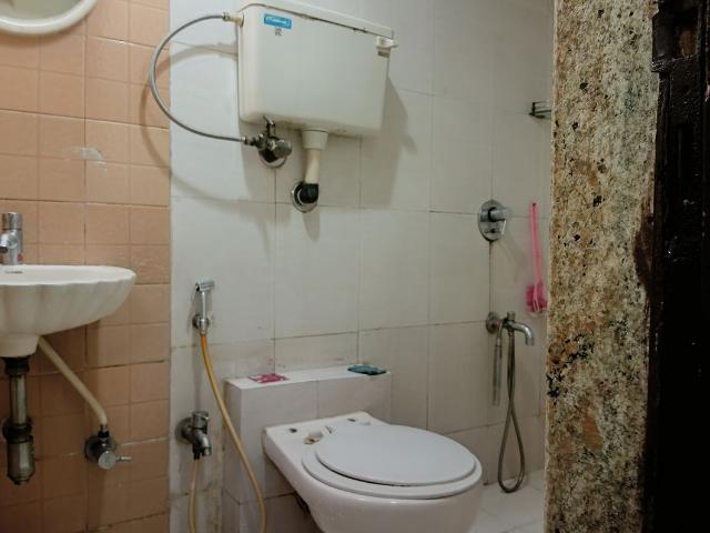 Flat for rent in Malad West, Mumbai Suburban District