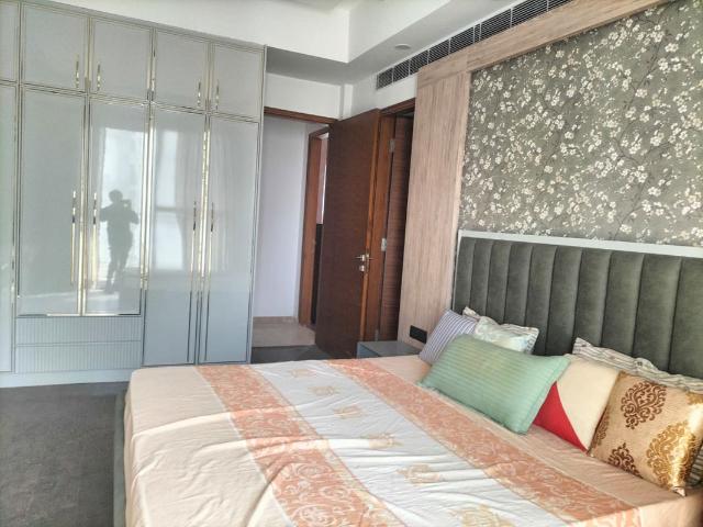 Flat for rent in Mahagun Mezzaria, Noida