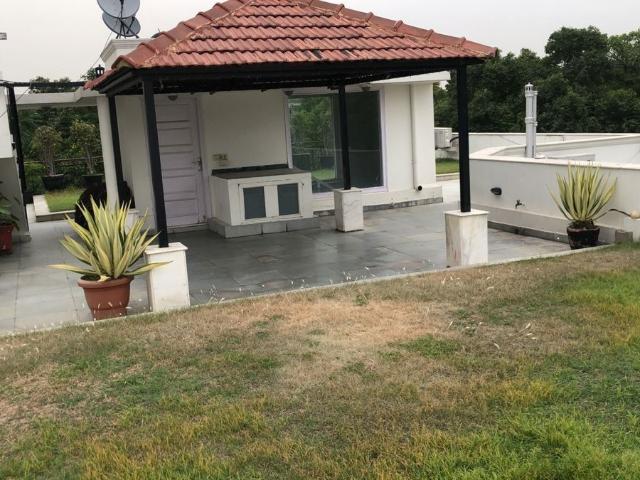Property for rent in Deri