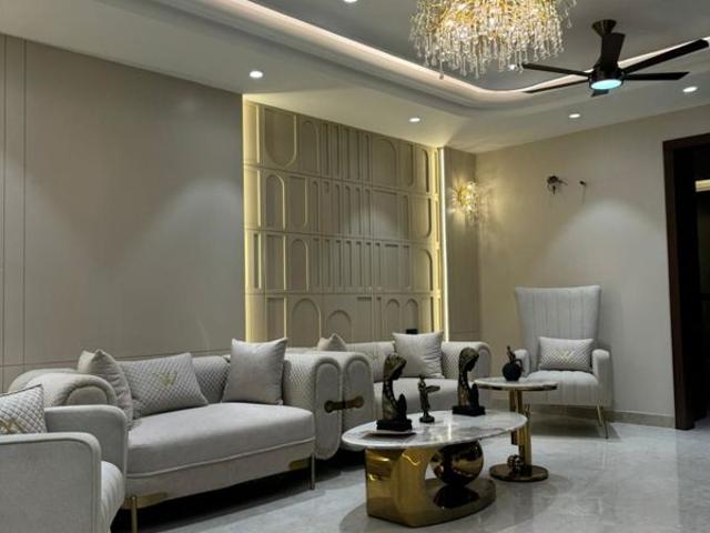 Villa for rent in Connaught Place, Delhi