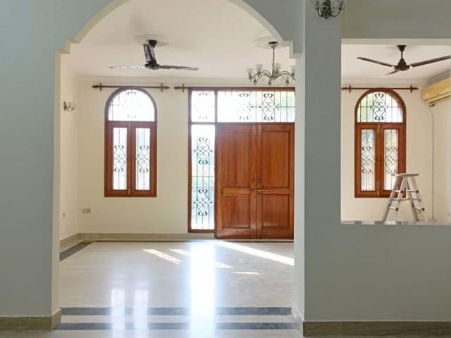 Property for rent in Deri