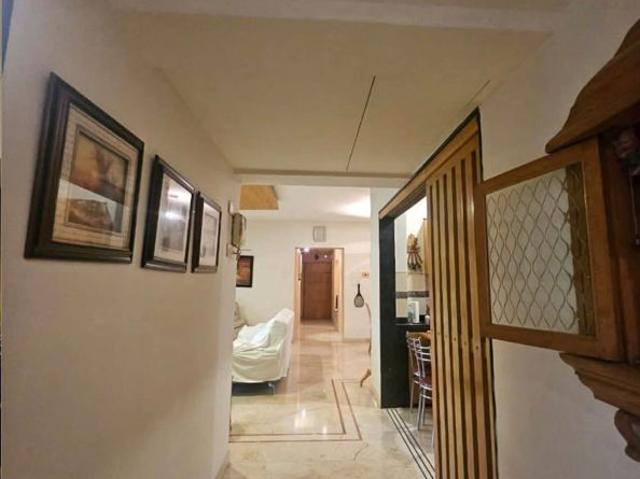 Flat for rent in Khar, Mumbai