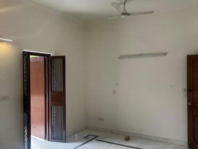 Villa for rent in Sector 40, Noida