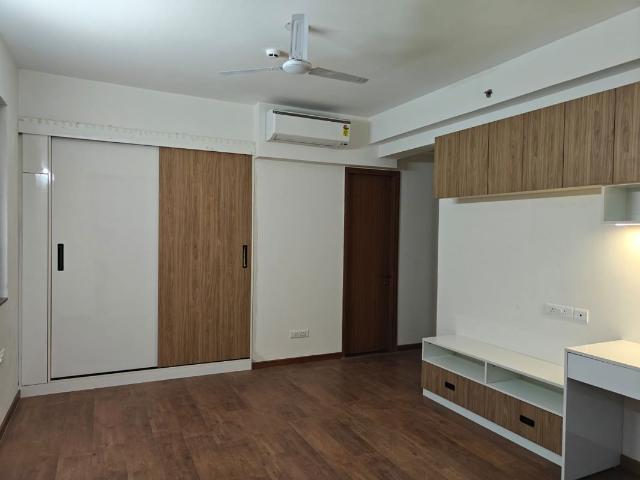 Flat for rent in Sector 43, Noida