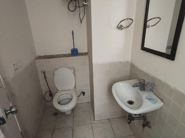 Flat for rent in Kosmos, Noida