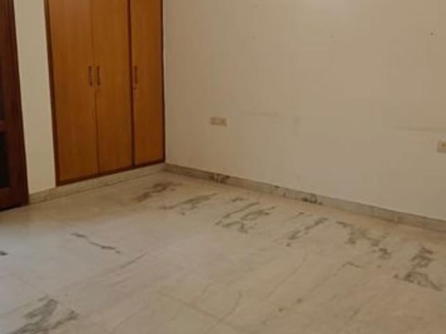 Flat for rent in Deri